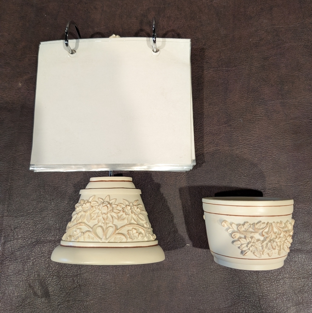 Salton Decorative Floral Hanging Photo Display and Tea-Lite Candle Holder